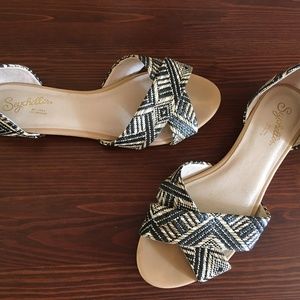 Seychelles Sandals- like new!